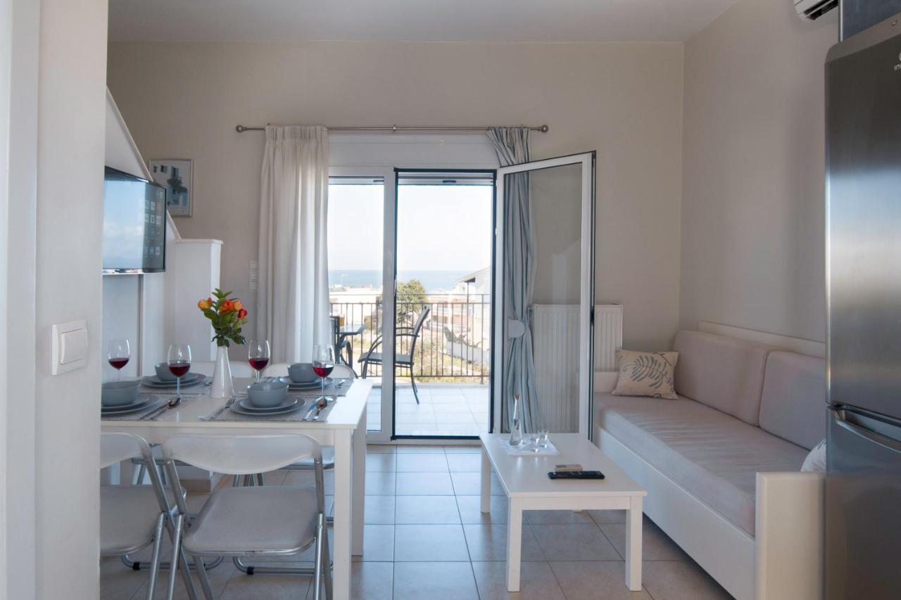Like Home Agia Marina Extérieur photo